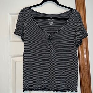 Women’s American Eagle Tee Size L